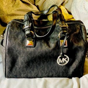 Authentic NWOT Michael Kors purse